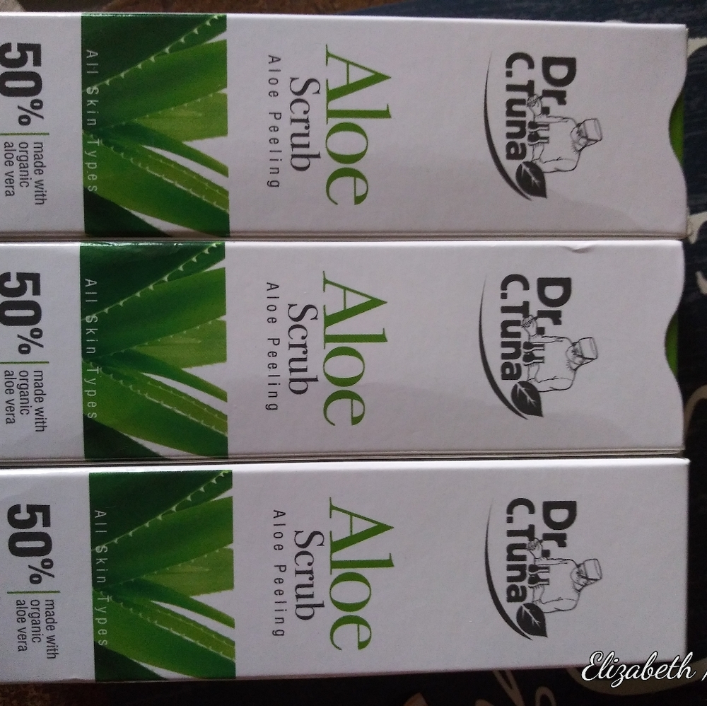 Farmasi Dr. C Tuna Aloe Scrub